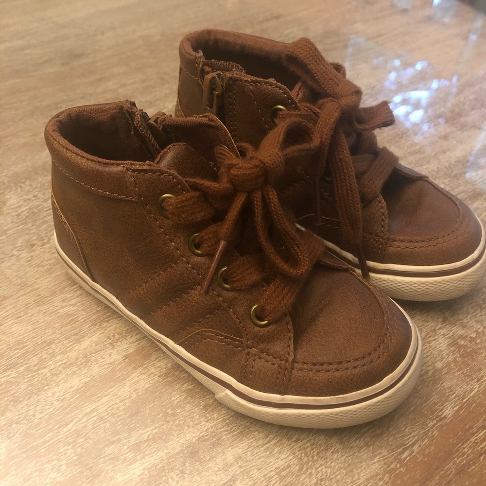 Boys brown shoes